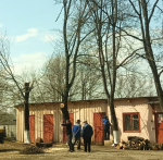 Военными коммунальщиками Воронежской области проводятся субботники в военных городках.